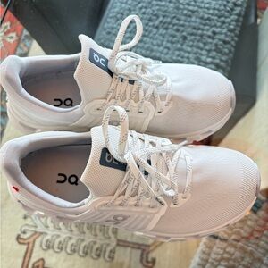 OnCloud Swift AD White